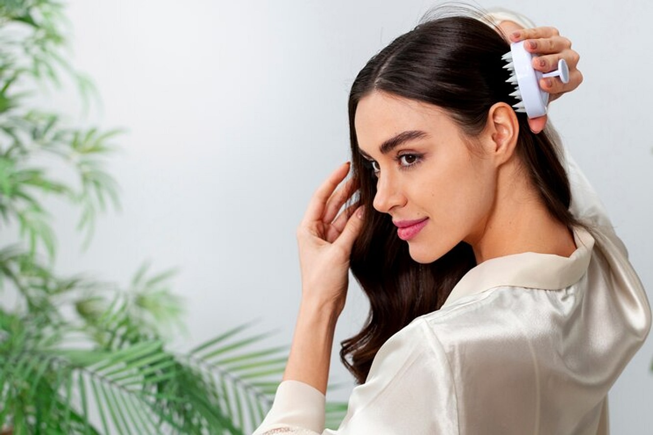 Building a Hair Care Routine That Adapts to Stress, Diet, and Climate Changes